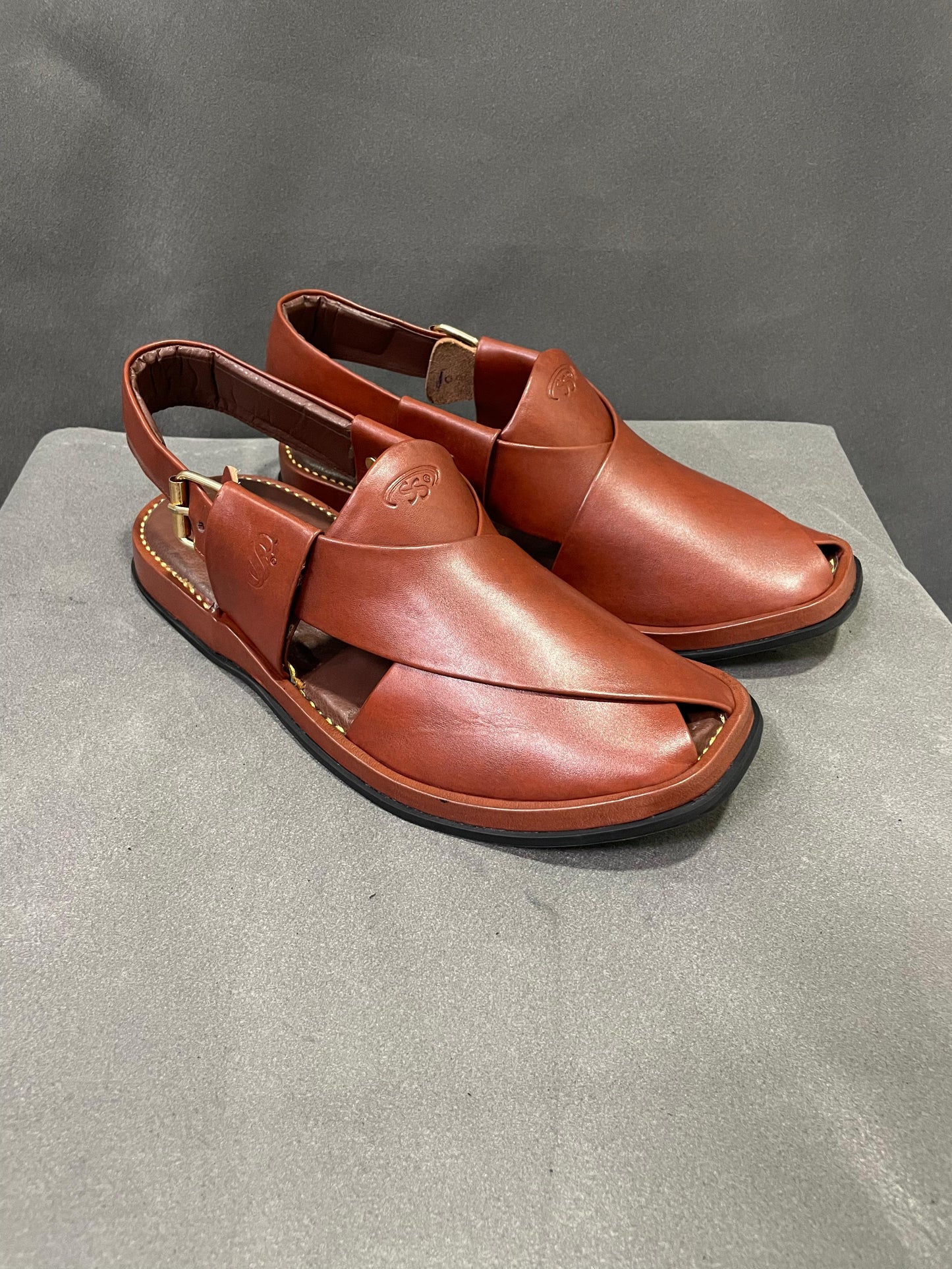 ✨ ROUND SHAPE PESHAWARI MEDICATED CHAPPAL – SOFT & PREMIUM QUALITY ✨(Master)