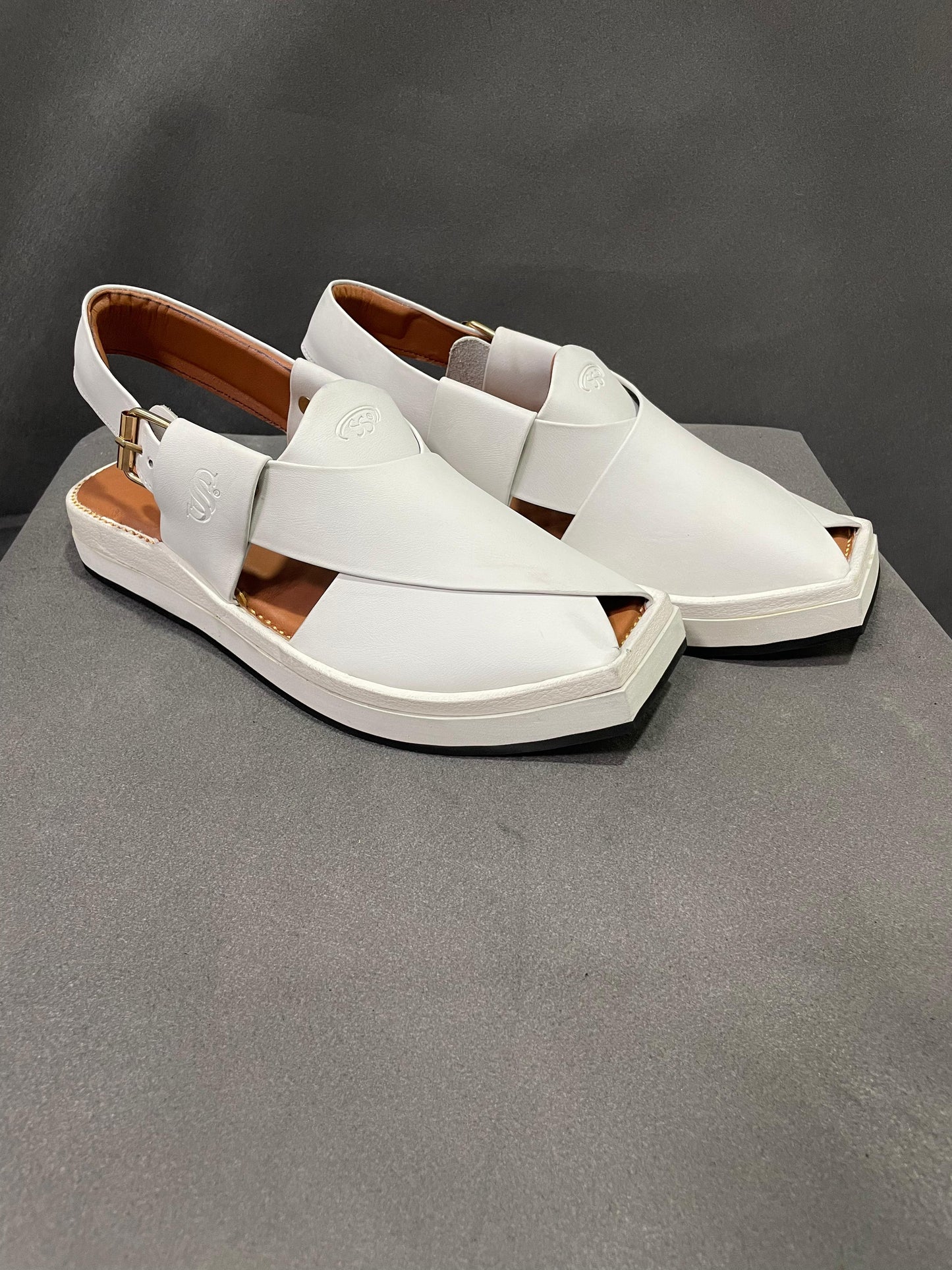 ✨ KAPTAN PESHAWARI CHAPPAL – ROYAL STYLE | MEDICATED COMFORT ✨(White)