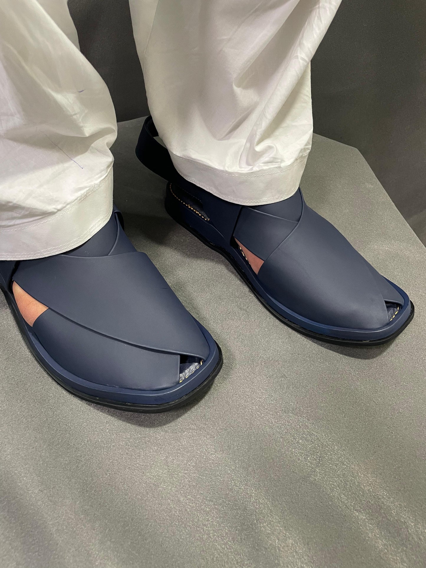 ✨ ROUND SHAPE PESHAWARI MEDICATED CHAPPAL – SOFT & PREMIUM QUALITY ✨(Navy Blue)
