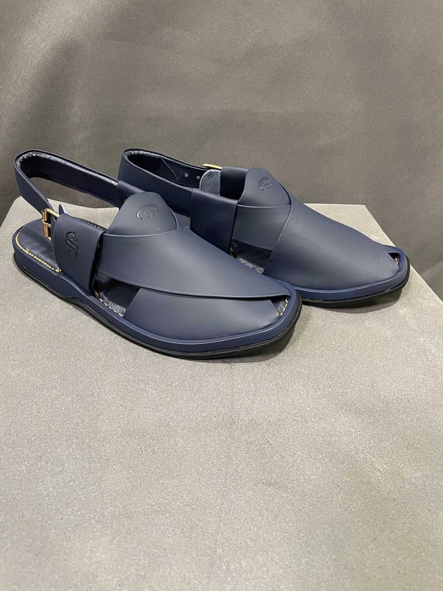 ✨ ROUND SHAPE PESHAWARI MEDICATED CHAPPAL – SOFT & PREMIUM QUALITY ✨(Navy Blue)